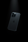 iPhone 16 en aluminium sur fond noir